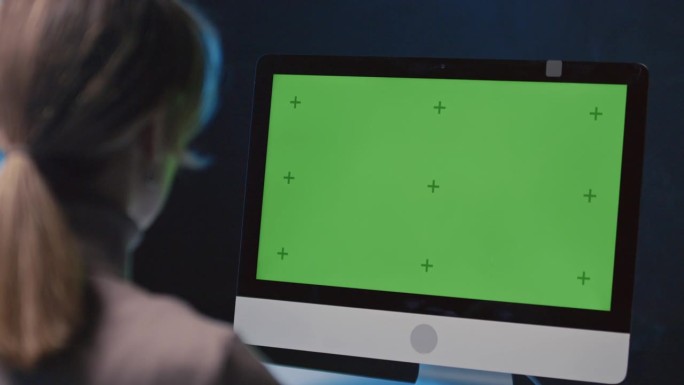 电脑显示绿屏显卡故障检查连接线显示器硬件