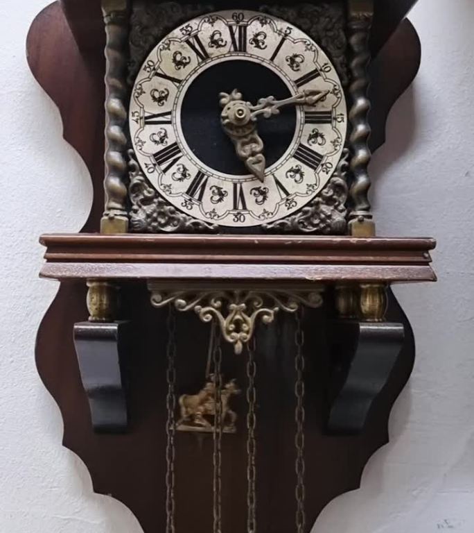 一个古老的钟