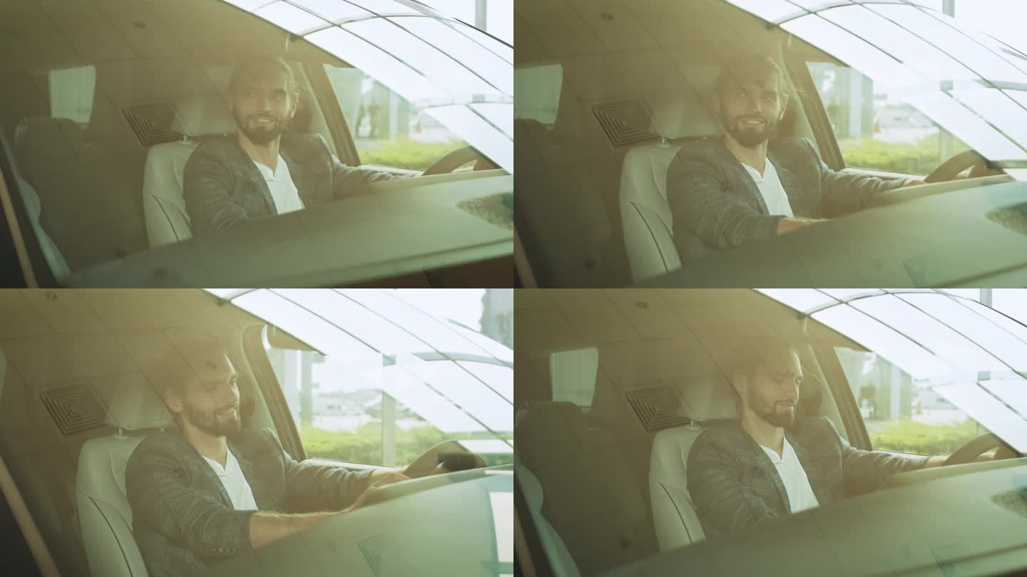 一名乐观的白人男子坐在豪车的驾驶座上，对着镜头微笑，双手握着方向盘。购买前检查车辆。男子在沙龙检查车