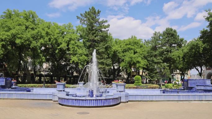 蓝色喷泉夏日苏博蒂卡