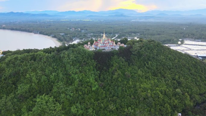 鸟瞰图，在泰国的Prachuap Khirikhan，唐寺寺