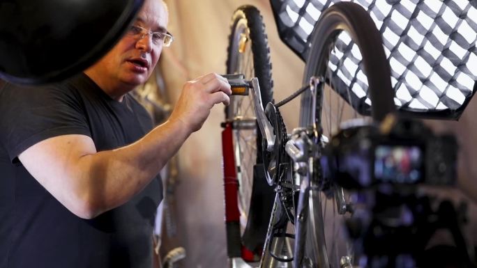 这位博主在自行车修理方面引领潮流。