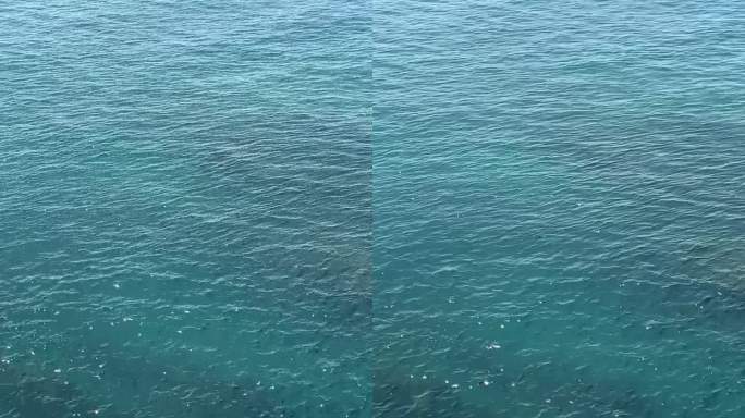 蓝蓝的海水，垂直的视频。
