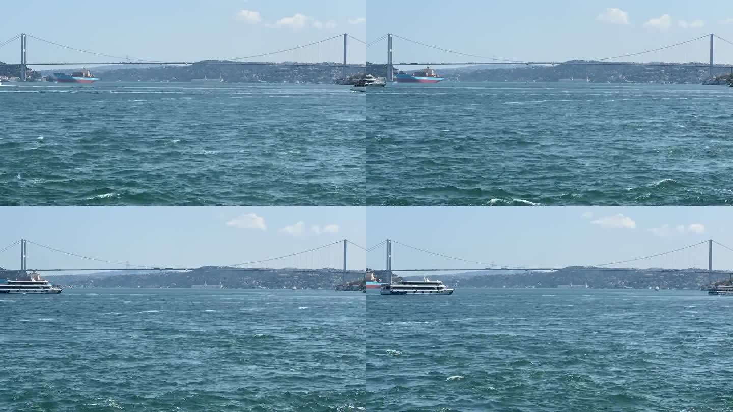 快速浏览一下伊斯坦布尔博斯普鲁斯海峡的交通!
