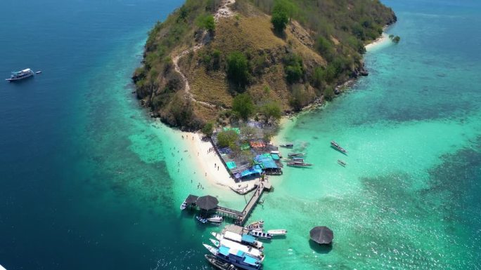 印尼科劳岛(Pulau Kelor Komodo)鸟瞰图