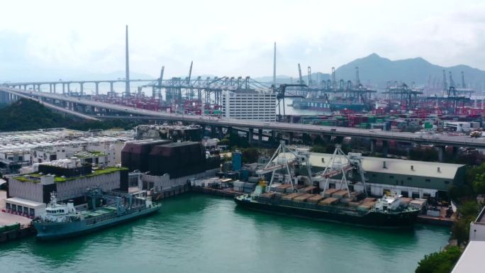 集装箱码头的集装箱，贸易和工业中国香港。无人机俯视图航拍