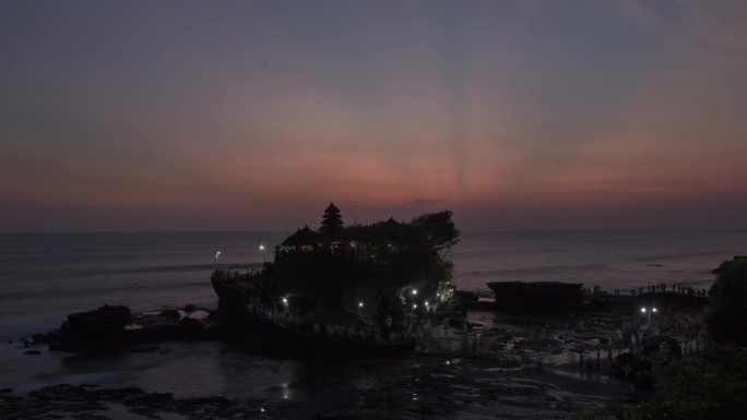印度尼西亚巴厘岛- Tanah Lot海滩-印度教仪式-日落时间流逝