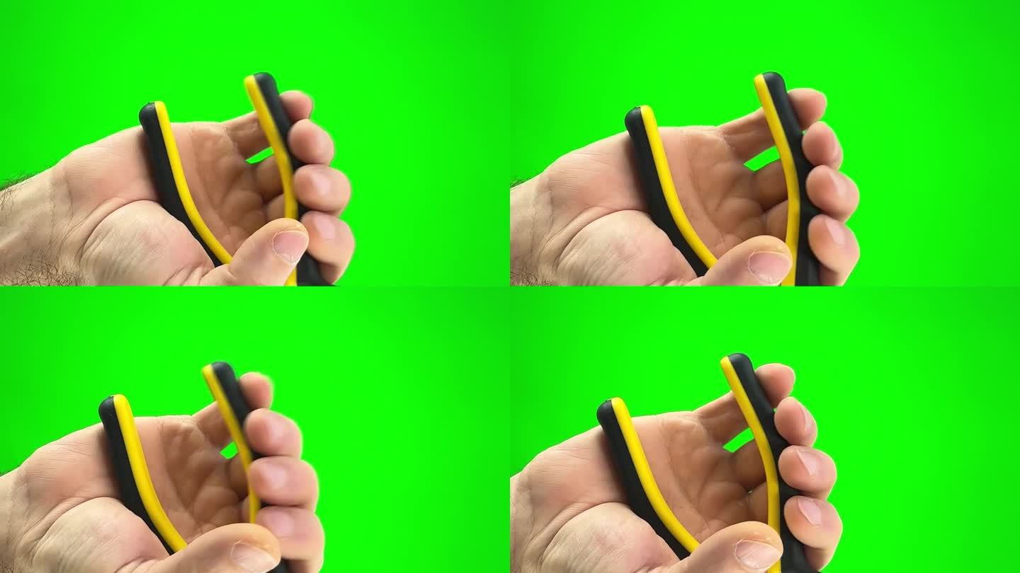 裁剪钳子与黄橙处理色度键绿色背景
