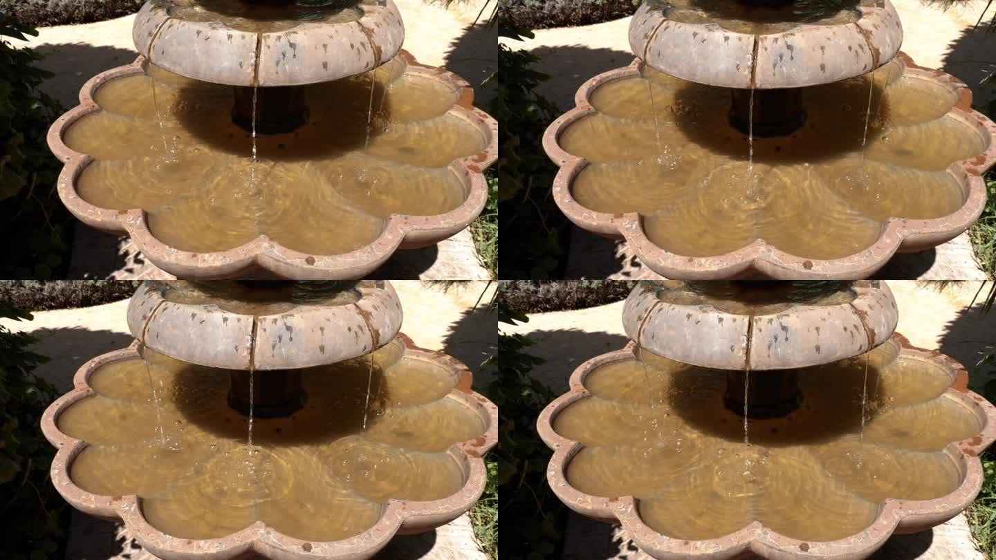 传统的摩洛哥兵马俑喷泉。摩洛哥花园喷泉细节。