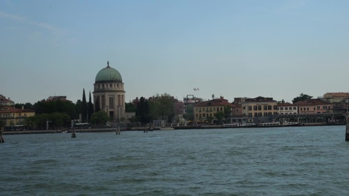 大运河坦皮奥沃蒂沃战争纪念教堂，丽都，威尼斯，意大利。