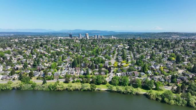 城市到山顶:从绿湖滨水区鸟瞰图，西雅图，贝尔维尤到雷尼尔山