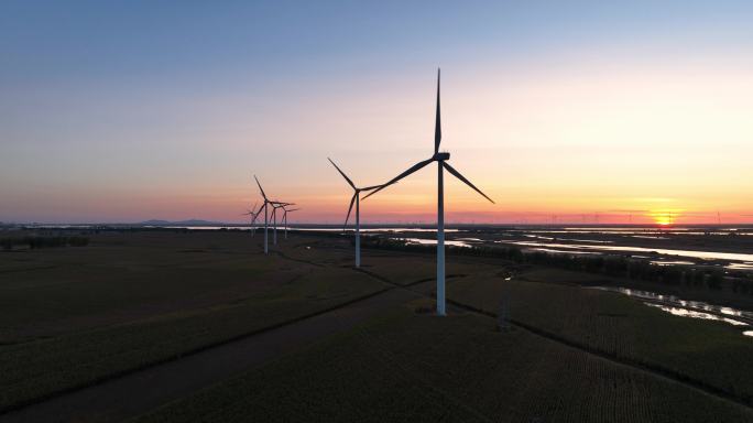 夕阳下风能风力发电厂风电场风车航拍