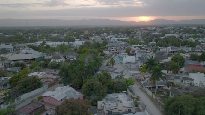 夕阳下的墨西哥小镇