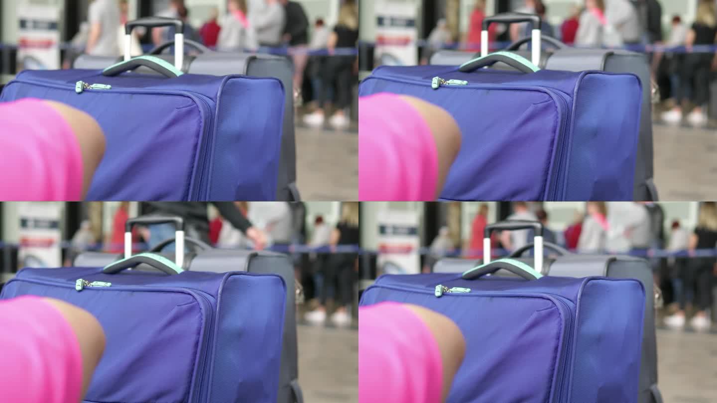 机场候机区的行李箱，4k慢镜头，60帧