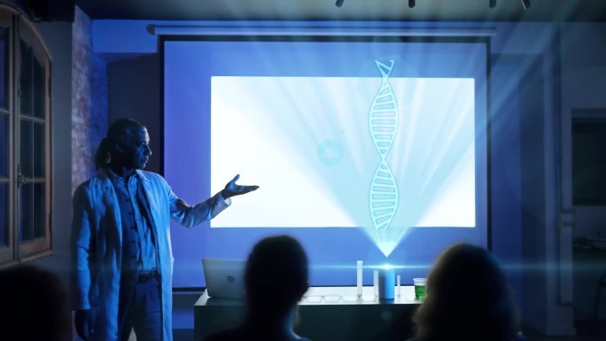 老师在教室里一边讲解一边展示全息DNA图像
