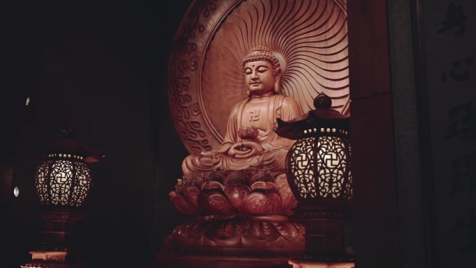 台湾宜兰佛寺里的佛祖