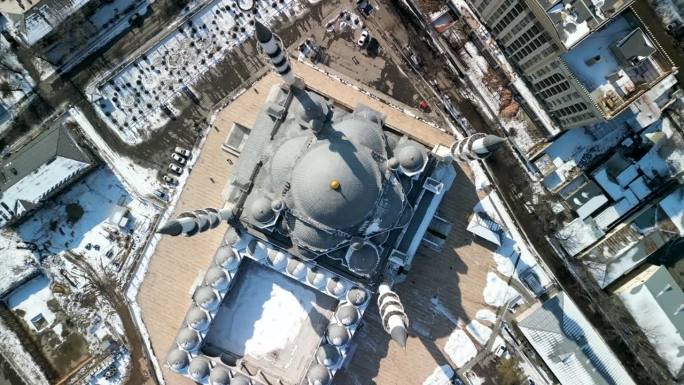 伊玛目萨拉希比什凯克中央清真寺，无人机自上而下缓慢旋转拍摄