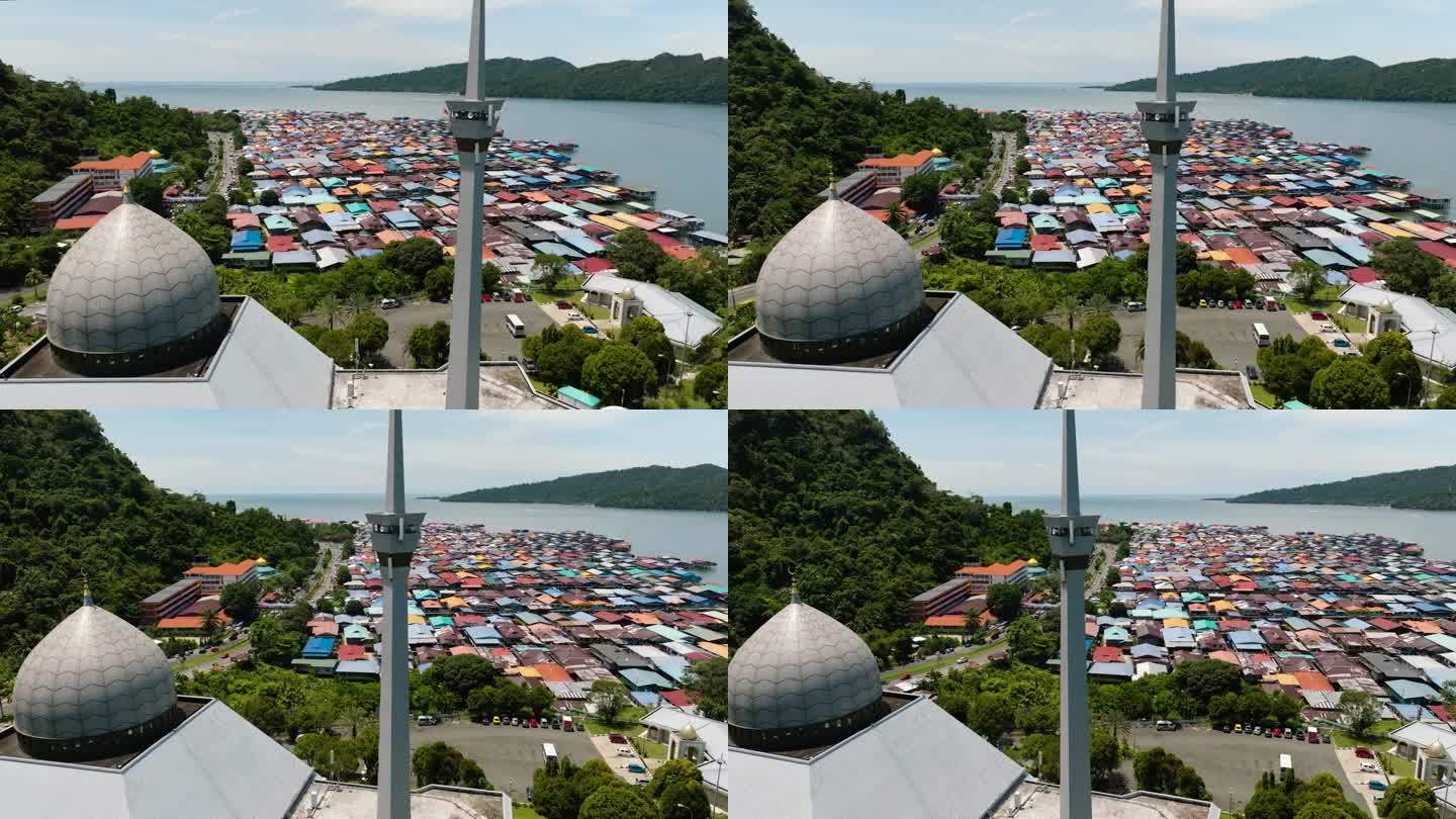 清真寺和渔村。山打根，沙巴，马来西亚。