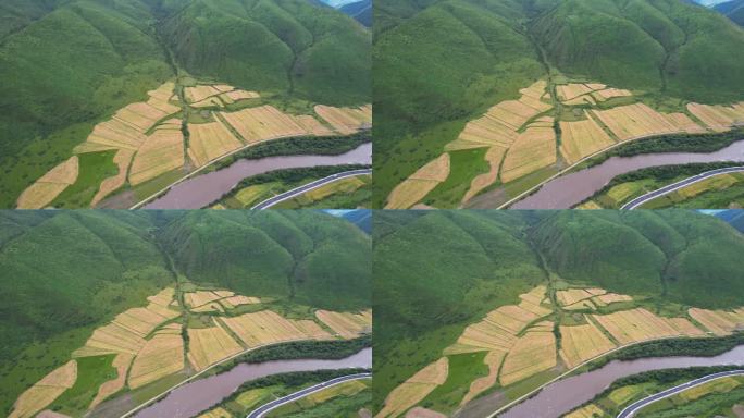 空中倾斜的乡村景观在阿坝，中国四川省
