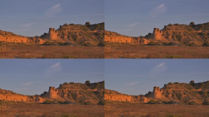 西班牙日落时沙漠风景的剧照
