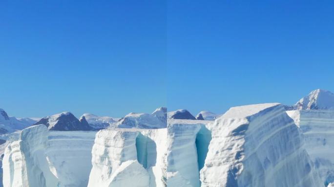 垂直拍摄的冰山在南极的南极海洋。