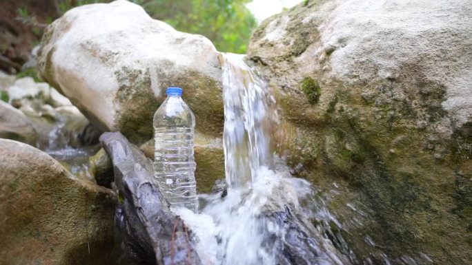 塑料水瓶天然水源