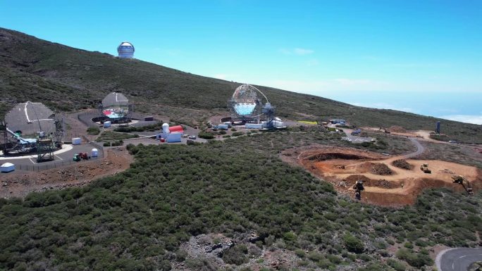 巨型望远镜建设