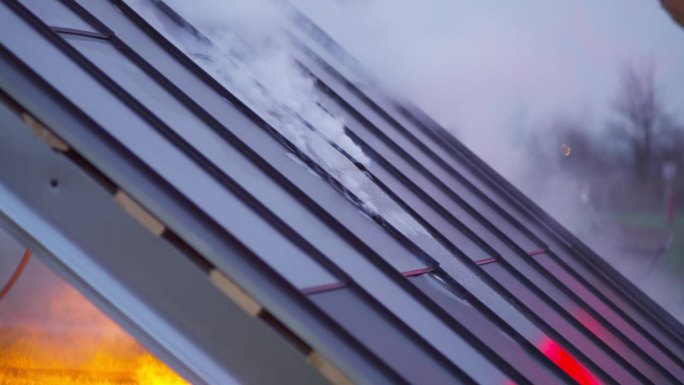 测试防火太阳能板的高热安全性和耐久性。创造绿色能源，保护环境