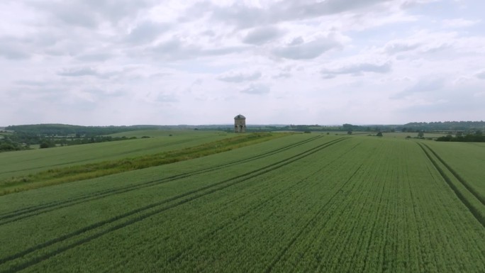 无人机探测英国乡村废弃风车(1)
