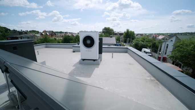 暖通空调采暖、通风和空调系统。在屋顶安装热泵