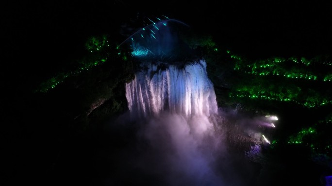 贵州夜游黄果树大瀑布夜景丰水期