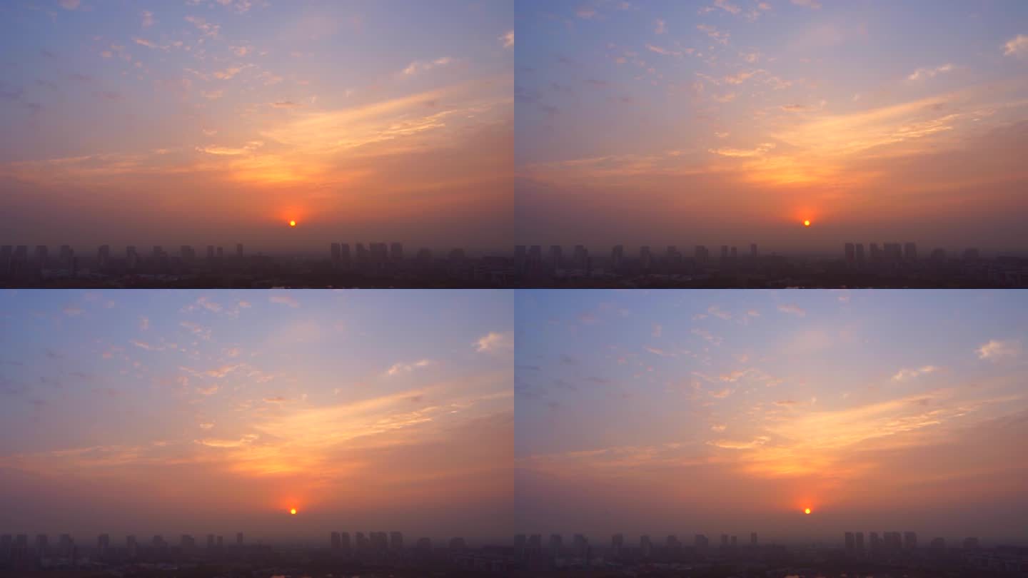 东方红朝阳初生的太阳日出东方太阳穿过云层