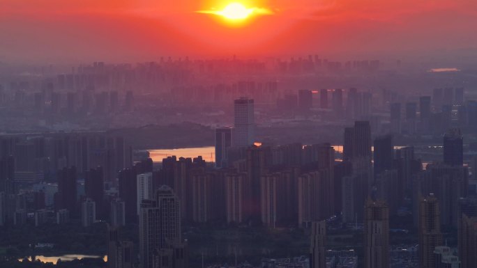 武汉夏日城市地标和天际线风光