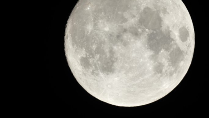 2400mm天文望远镜下的月球