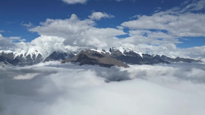 万能开场嘎贡雪山