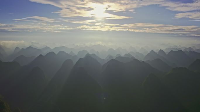 航拍广西早晨群山山峰光影自然风光