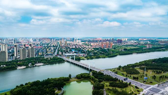 辽宁辽阳太子河中华大桥航拍城市风景