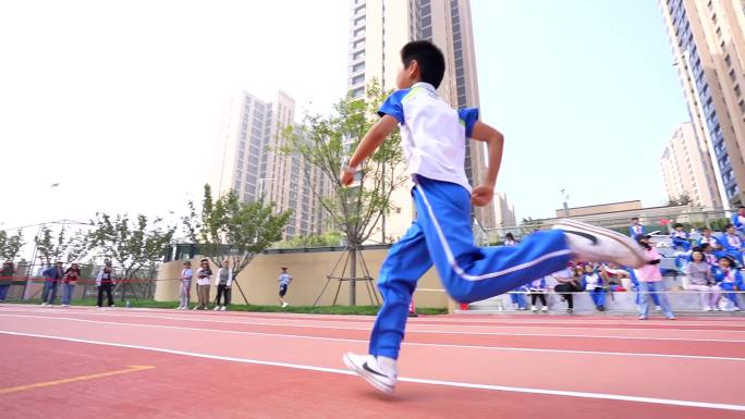 奔跑 跳跃 校园 运动 体育 竞争意识
