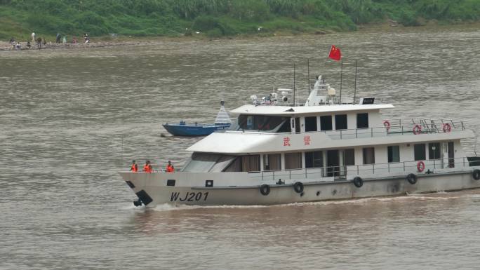 中秋国庆游客激增，重庆武警水上巡逻任务。