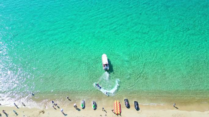 海南三亚亚龙湾玻璃海绿松石色白沙滩海岸线