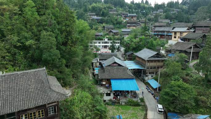 大山里面的惊喜，轻舟已过万重山