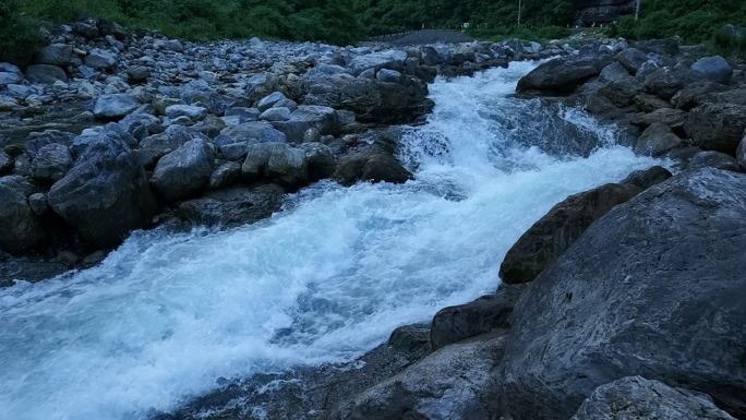 升格慢动作漂流激流流水小溪溪流