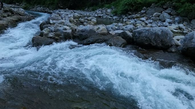 升格慢动作漂流激流流水小溪溪流