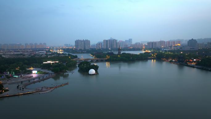 浙江嘉兴平湖东湖景区李叔同纪念馆蓝调时刻