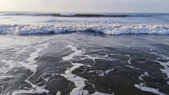 清晨大海日出朝霞晨曦海水波浪大海浪花奔流