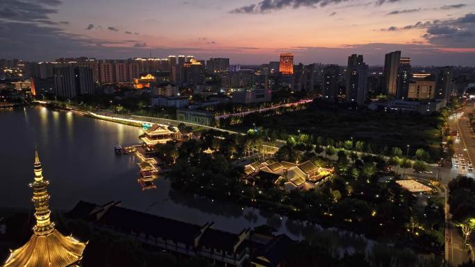 浙江嘉兴平湖报本禅寺夜晚