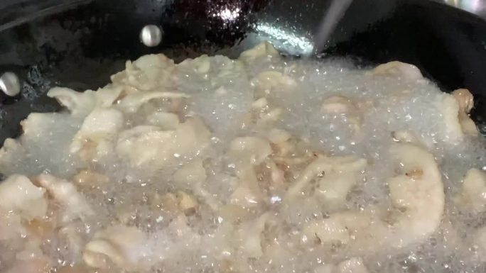 炸猪油炼油