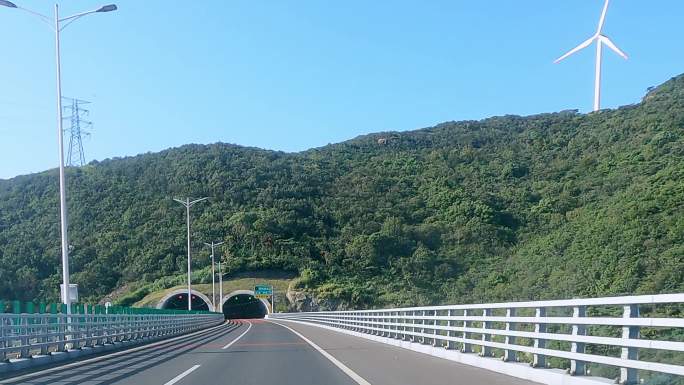 高速公路隧道入口