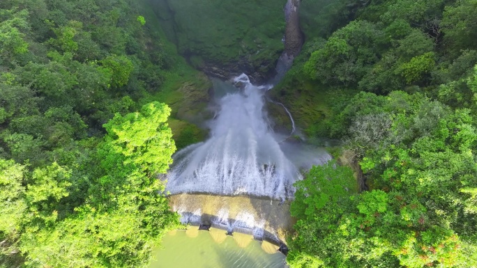 航拍广西秘境通灵大峡谷风光