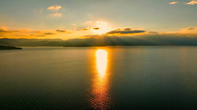 湖面海面水面日出